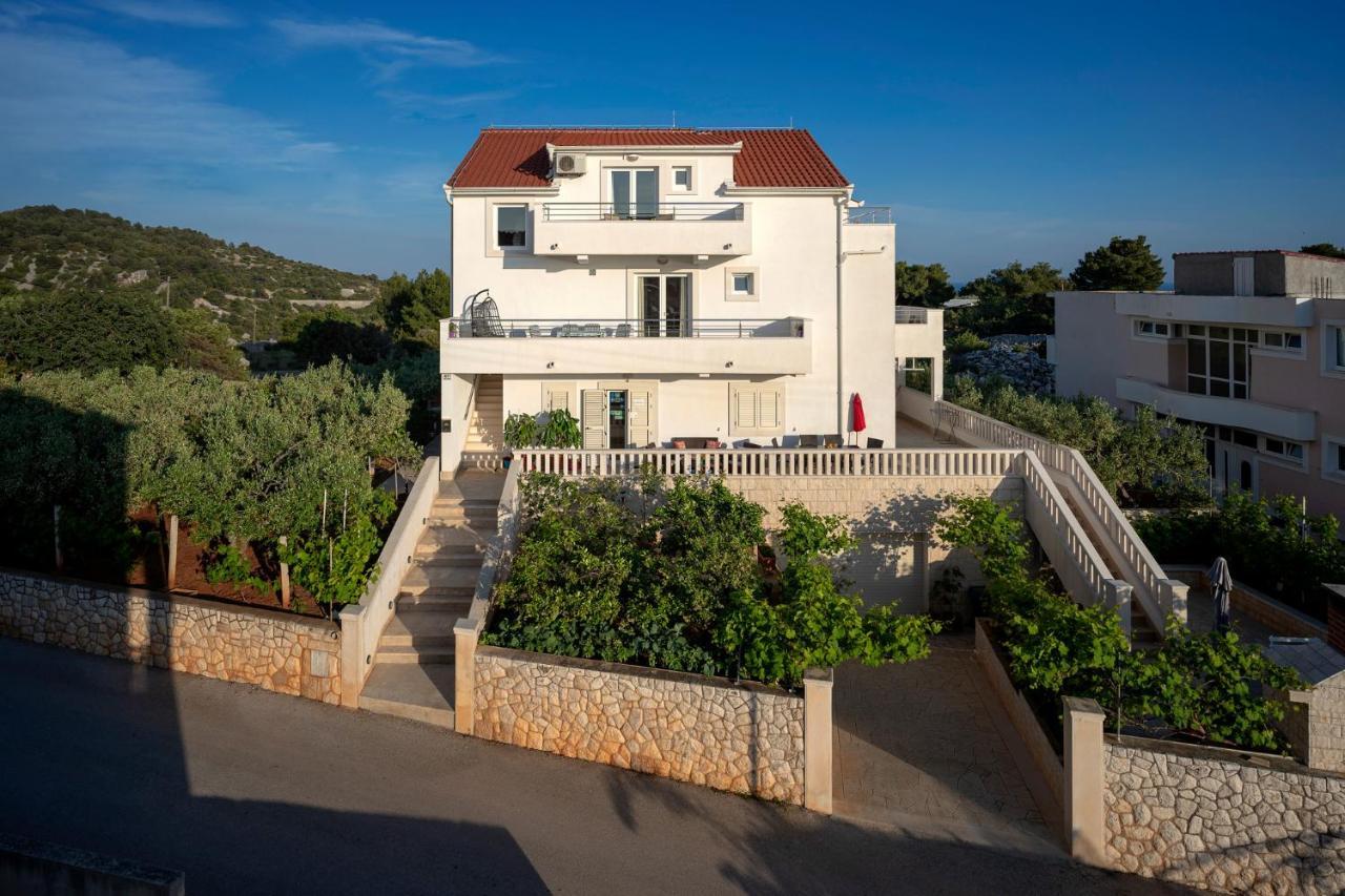 Villa Fio - Rooms & Studio Hvar Town Exterior photo