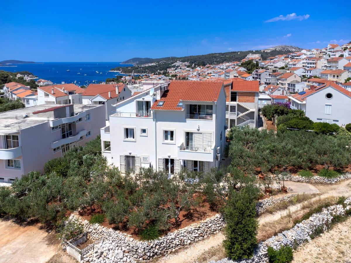 Villa Fio - Rooms & Studio Hvar Town Exterior photo